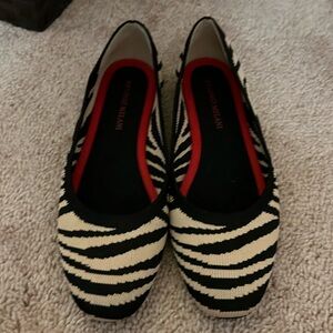 Antonio Melani size 6 flats